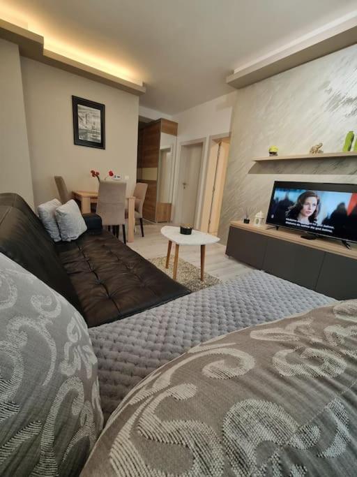 Apartman Rojal Vranje Lägenhet Exteriör bild